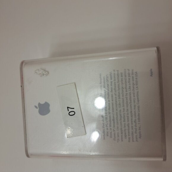 1X Apple IPod Shuffle 3rd Generation Pink 2gb Very Good To Like New - Picture 6 of 16